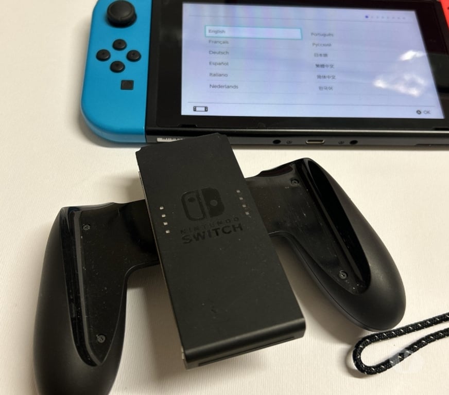 Jeux vidéo - consoles Gironde Bruges - 33520 - Photos Vivastreet Nintendo Switch Bleu Rouge Néon Version V2 complète