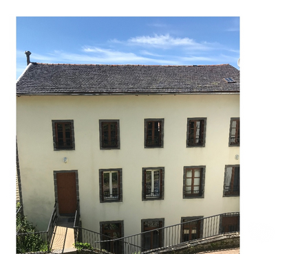 Immeuble à vendre Pontgibaud Puy-de-Dôme - Photos Vivastreet immeuble de logement village Auvergnat