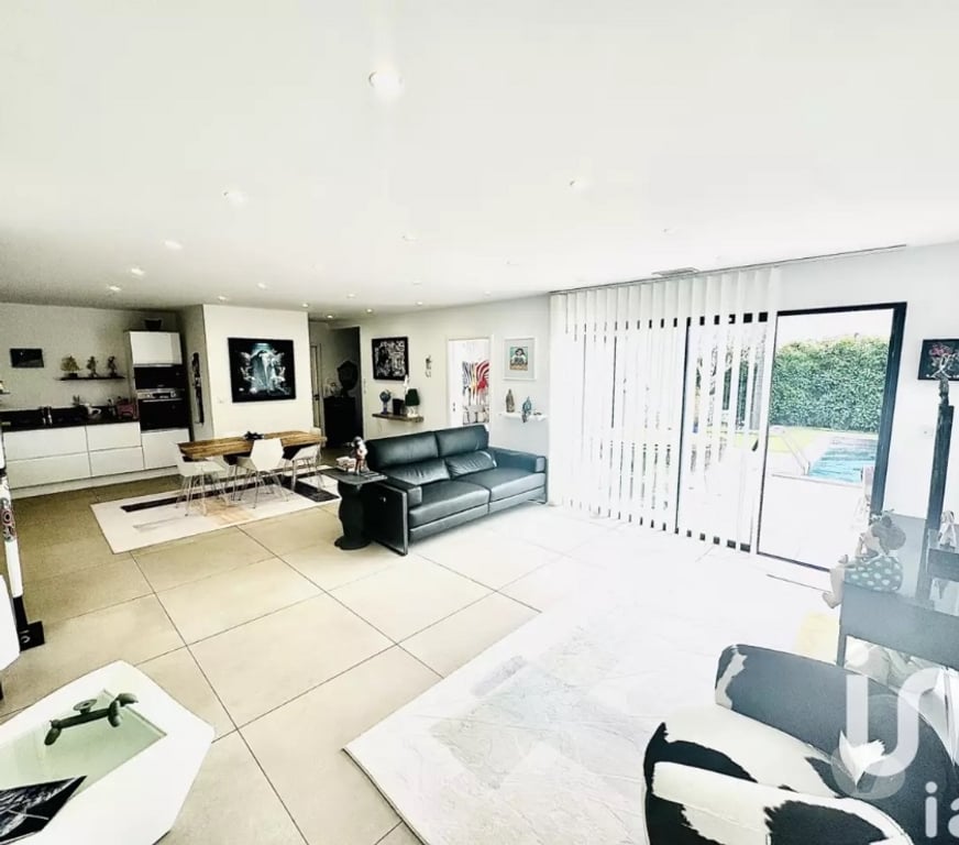 Vente Maison Gard Calvisson - 30420 - Photos Vivastreet Superbe maison d’architecte sur Calvisson