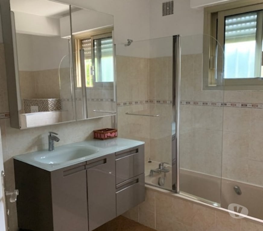 Appartement meublé Alpes-Maritimes St Laurent du Var - 06700 - Photos Vivastreet Appartement meublé à louer au Plateau fleuri