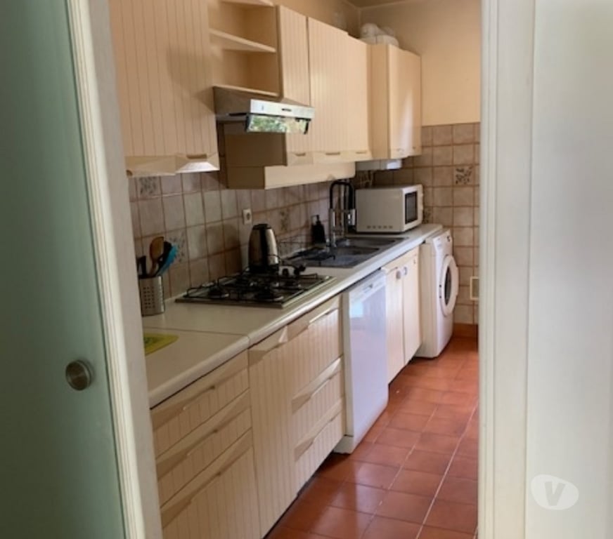 Appartement meublé Alpes-Maritimes St Laurent du Var - 06700 - Photos Vivastreet Appartement meublé à louer au Plateau fleuri