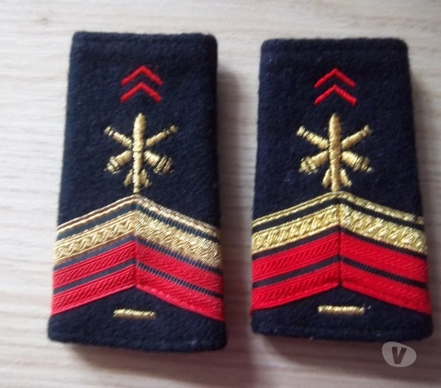 Collection Manche Valognes - 50700 - Photos Vivastreet lot fourreaux épaulettes artillerie brigadier chef ADL