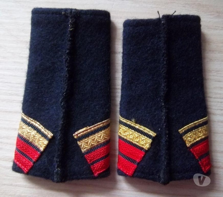 Collection Manche Valognes - 50700 - Photos Vivastreet lot fourreaux épaulettes artillerie brigadier chef ADL