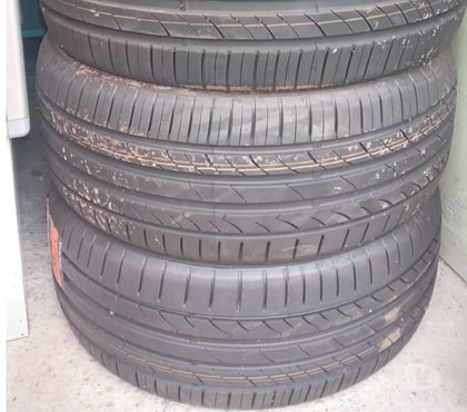 Pièces détachées auto Epinay sur Seine Seine-Saint-Denis - Photos Vivastreet 3 pneus tout neuve 275.30.19 XL 96Y traxmax tx3