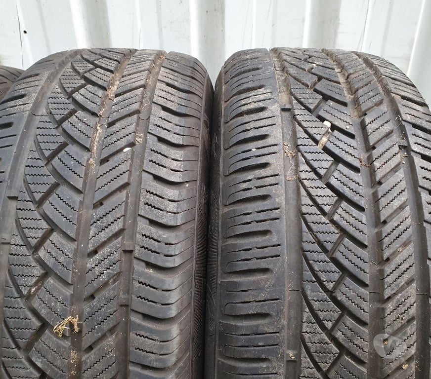 Pièces et services auto Loire St Etienne - Photos Vivastreet 4 roues neige Alu Citroen C4 Picasso 215 55 16 97H Michelin