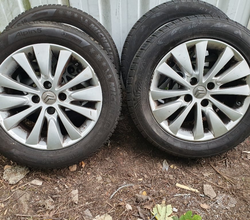 Pièces et services auto Loire St Etienne - Photos Vivastreet 4 roues neige Alu Citroen C4 Picasso 215 55 16 97H Michelin