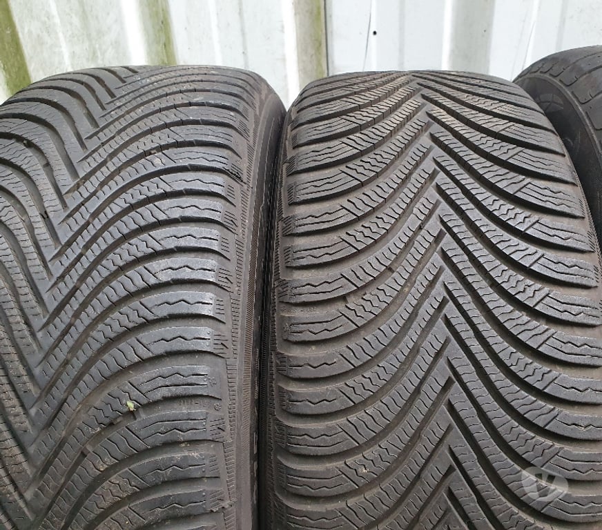 Pièces et services auto Loire St Etienne - Photos Vivastreet 4 roues neige Alu Citroen C4 Picasso 215 55 16 97H Michelin