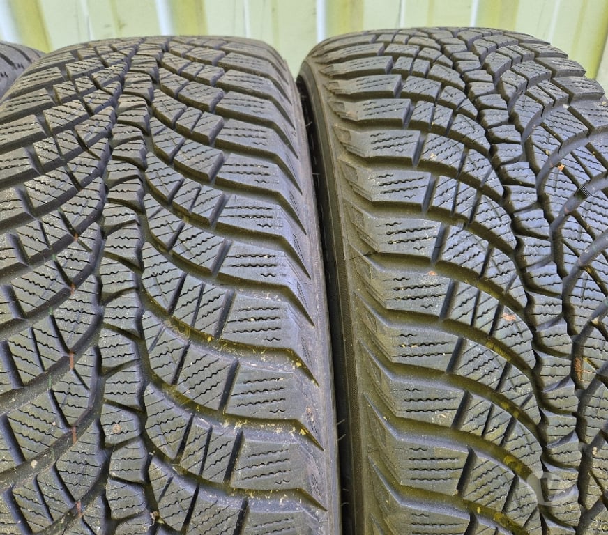 Pièces et services auto Loire St Etienne - Photos Vivastreet 4 roues neige 215 55 16 93H Citroen Grand Picasso envoi rapi