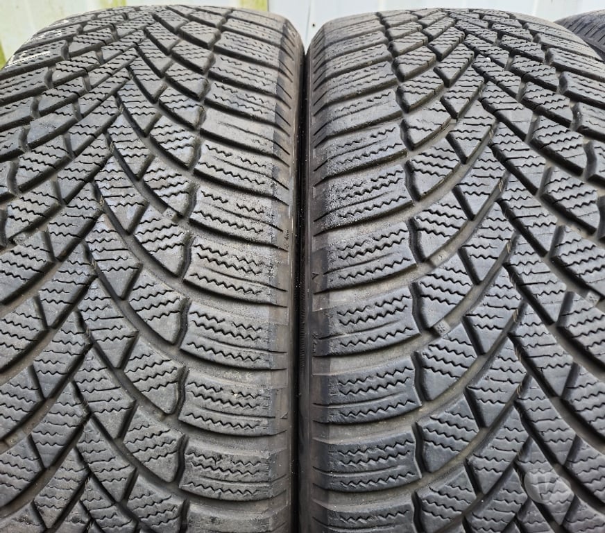 Pièces et services auto Loire St Etienne - Photos Vivastreet 4 pneus neige 205 50 19 94V Bridgestone envoi rapide possibl