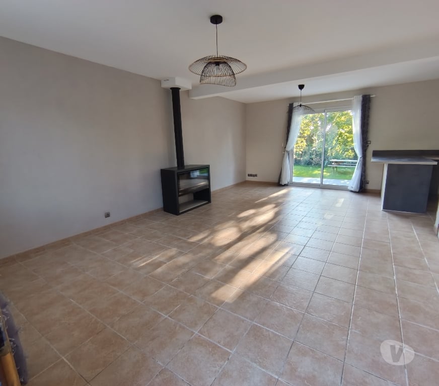 Location maison Finistère Locmaria Plouzane - 29280 - Photos Vivastreet MAISON INDIVIDUELLE T7 5 CHAMBRES AVEC TERRAIN CLOS