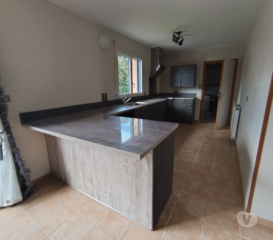 Location maison Finistère Locmaria Plouzane - 29280 - Photos Vivastreet MAISON INDIVIDUELLE T7 5 CHAMBRES AVEC TERRAIN CLOS