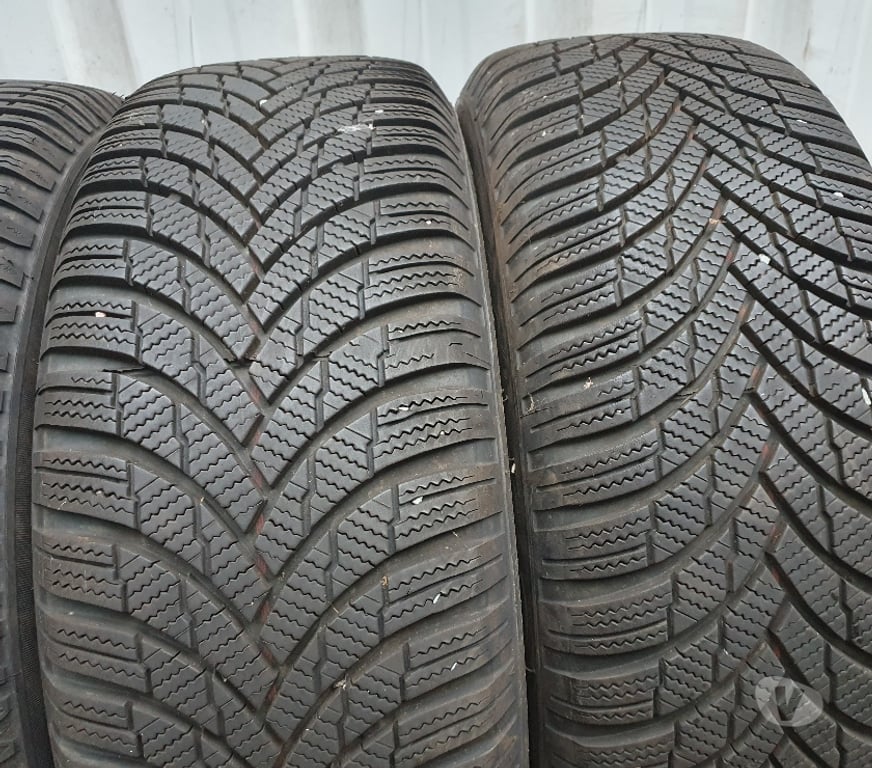 Pièces et services auto Loire St Etienne - Photos Vivastreet 4 roues neige 205 55 16 91T Renault Captur envoi rapide poss