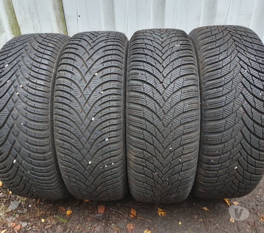 Pièces et services auto Loire St Etienne - Photos Vivastreet 4 roues neige 205 55 16 91T Renault Captur envoi rapide poss