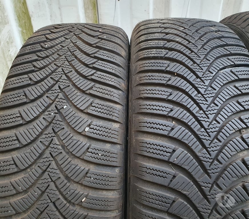 Pièces et services auto Loire St Etienne - Photos Vivastreet 4 roues neige Citroen DS3 195 55 16 87T Hankook quasi-neuf e