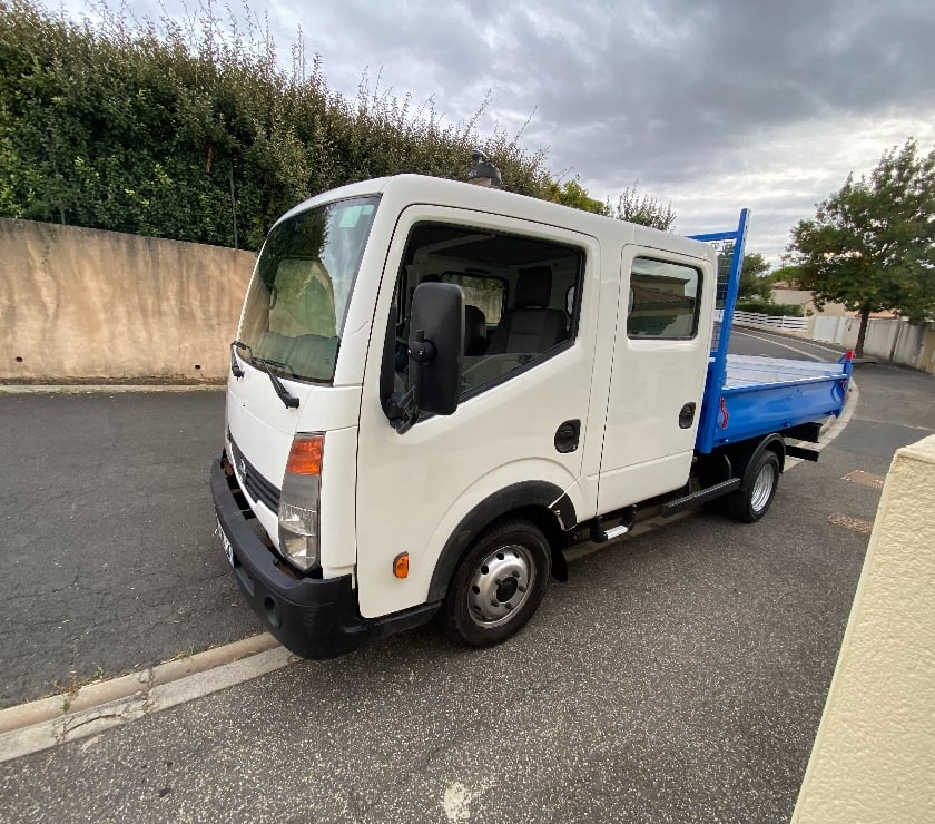 Véhicules commerciaux & utilitaires d'occasion Hérault Sete - 34200 - Photos Vivastreet cabstar benne double cabine 6 places comme neuf contrôle ok
