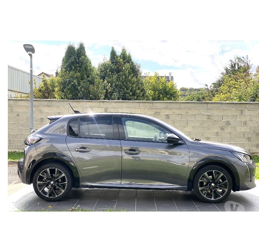 Voiture d'occasion Oise Nogent sur Oise - 60180 - Photos Vivastreet PEUGEOT 208 GT 100 CH S&S BVM6 AN 05 2023 17150 KM