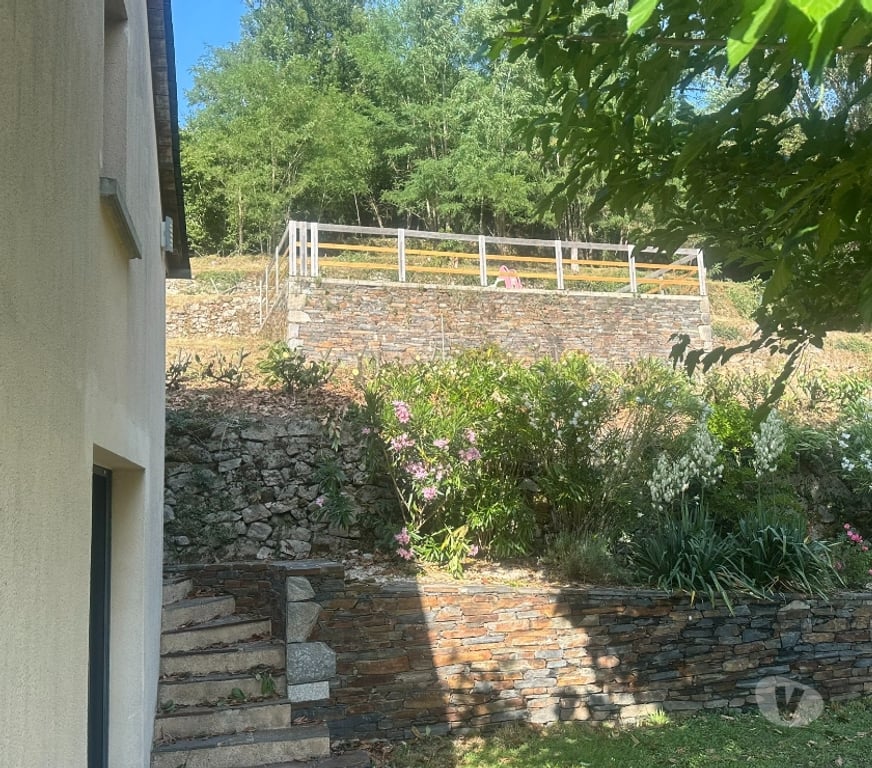 Vente Maison Aveyron Entraygues sur Truyere - 12140 - Photos Vivastreet Maison avec grand terrain - SANS TRAVAUX - Aveyron