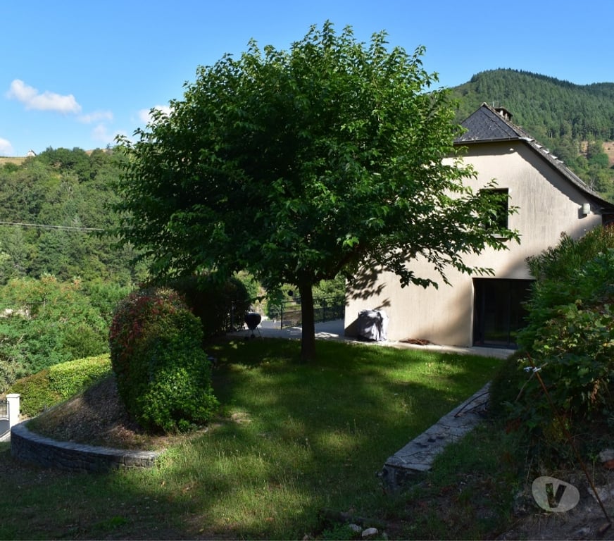 Vente Maison Aveyron Entraygues sur Truyere - 12140 - Photos Vivastreet Maison avec grand terrain - SANS TRAVAUX - Aveyron