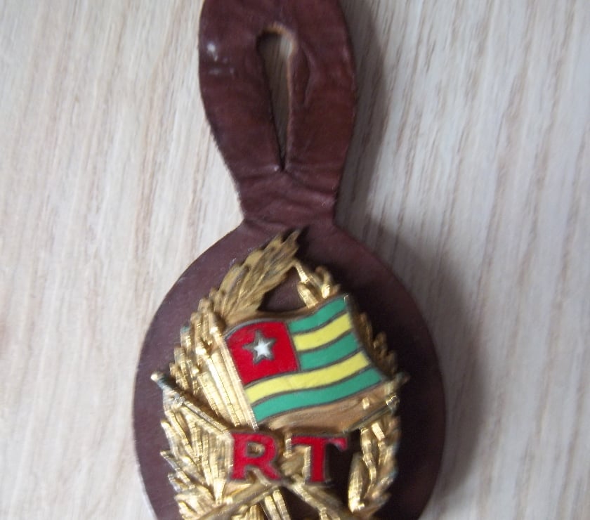 Collection Valognes Manche - Photos Vivastreet insigne militaire forces armées du Togo -Afrique de l'Ouest
