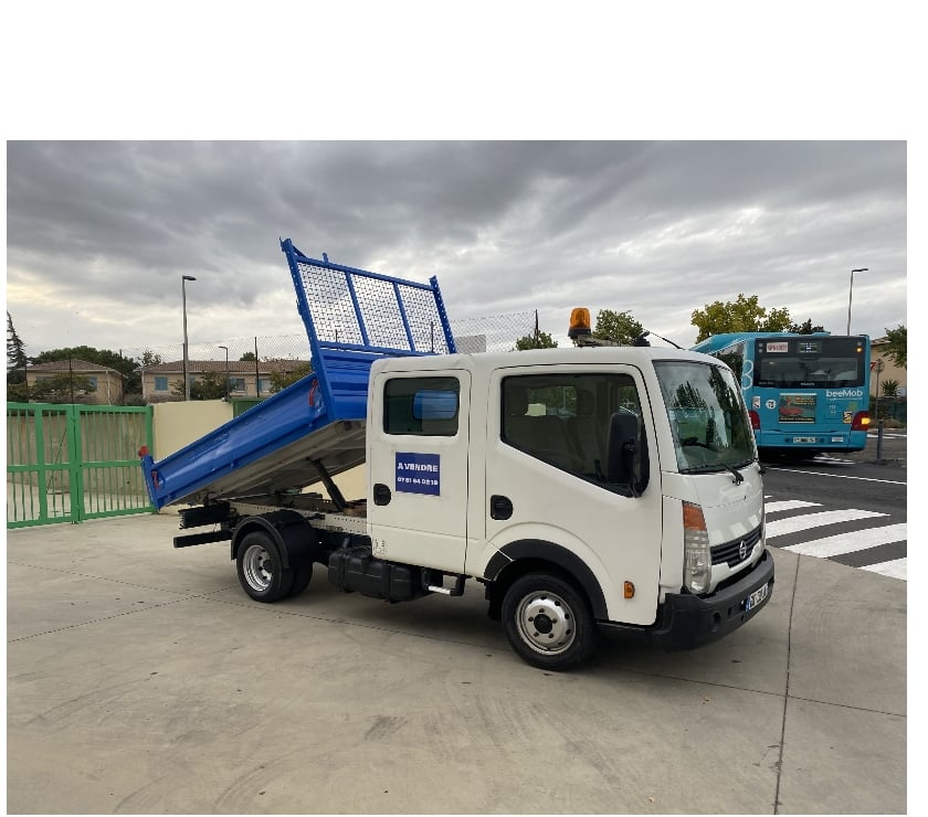 Véhicules commerciaux & utilitaires d'occasion Hérault Agde - 34300 - Photos Vivastreet Nissan cabstar benne double cabine 6 places comme neuf contr