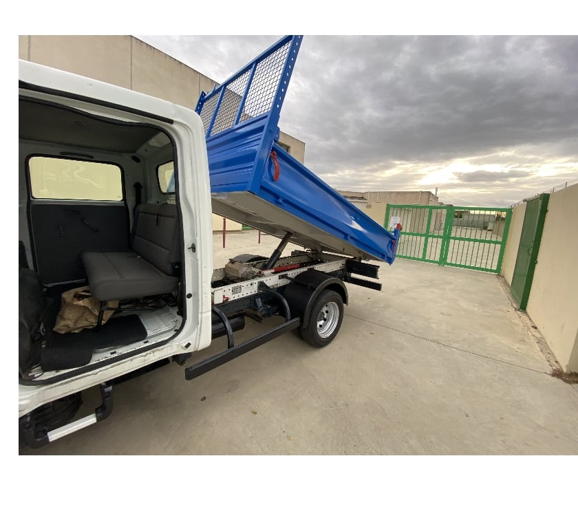 Véhicules commerciaux & utilitaires d'occasion Hérault Agde - 34300 - Photos Vivastreet Nissan cabstar benne double cabine 6 places comme neuf contr