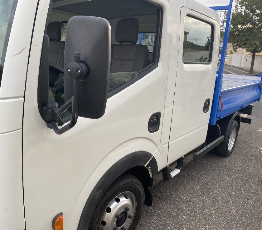 Véhicules commerciaux & utilitaires d'occasion Hérault Palavas les Flots - 34250 - Photos Vivastreet Nissan cabstar benne double cabine 6 places comme neuf