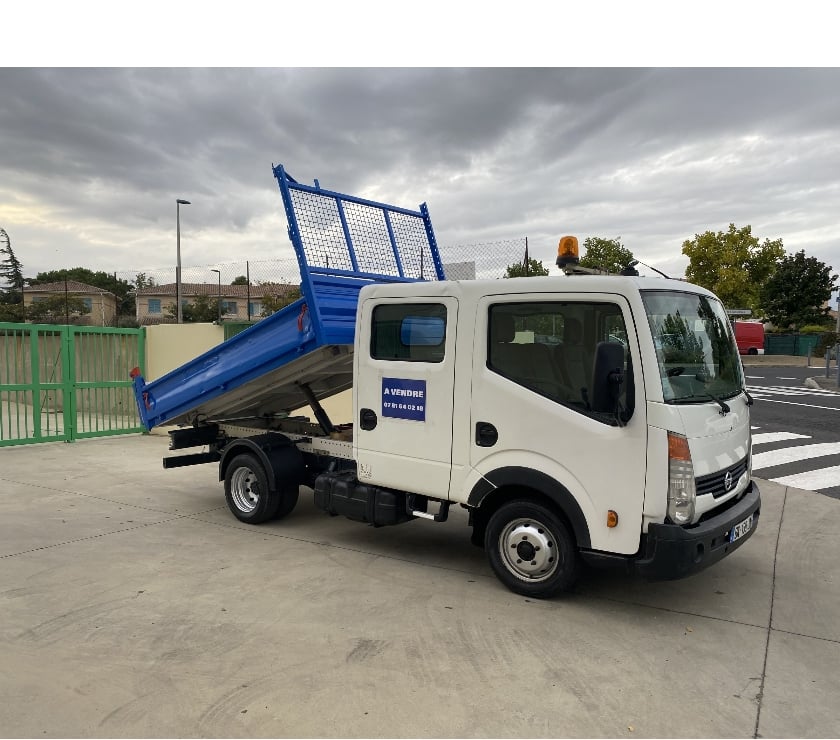 Véhicules commerciaux & utilitaires d'occasion Hérault Palavas les Flots - 34250 - Photos Vivastreet Nissan cabstar benne double cabine 6 places comme neuf
