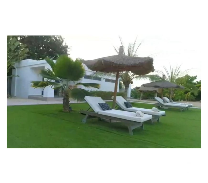 Vente Maison Sénégal - Photos Vivastreet GRANDE VILLA AVEC PISCINE A VENDRE NGAPAROU