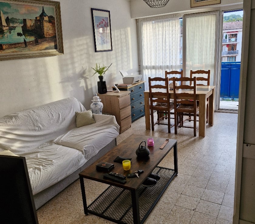 Colocations Bouches-du-Rhône Aix en Provence - Photos Vivastreet Partage studio 31 M2 terrasse avec gars sympa