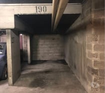 Parking sécurisé 90 euros par mois Paris 20ème