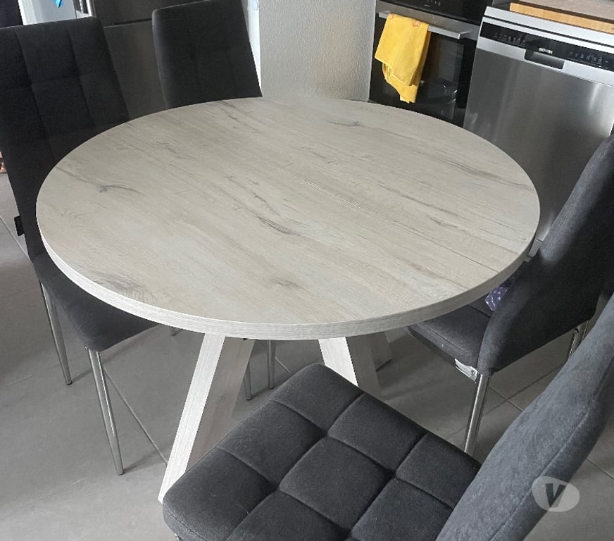Ameublement & art de la table Aude Narbonne - Photos Vivastreet Très belle table ronde extensible neuve modèle Artico