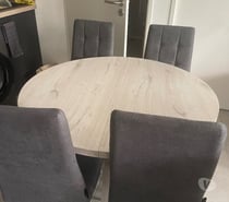 Photos Vivastreet Très belle table ronde extensible neuve modèle Artico