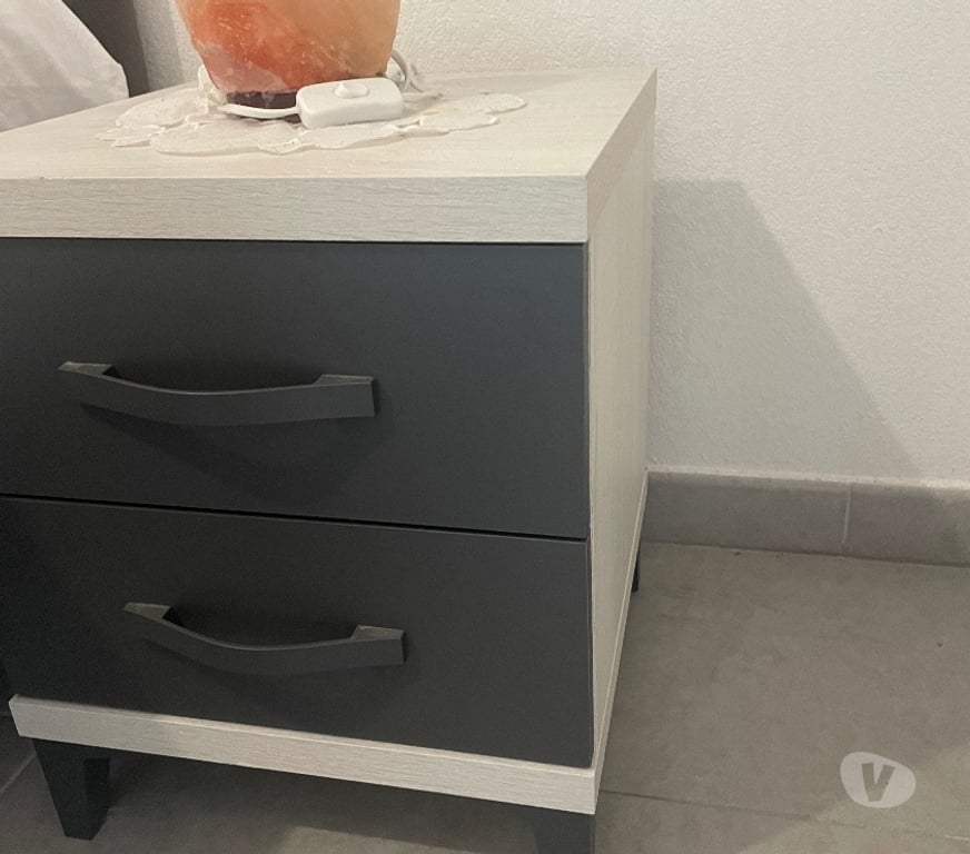 Ameublement & art de la table Aude Narbonne - Photos Vivastreet Deux tables de chevet neuves beige et noire