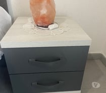 Photos Vivastreet Deux tables de chevet neuves beige et noire