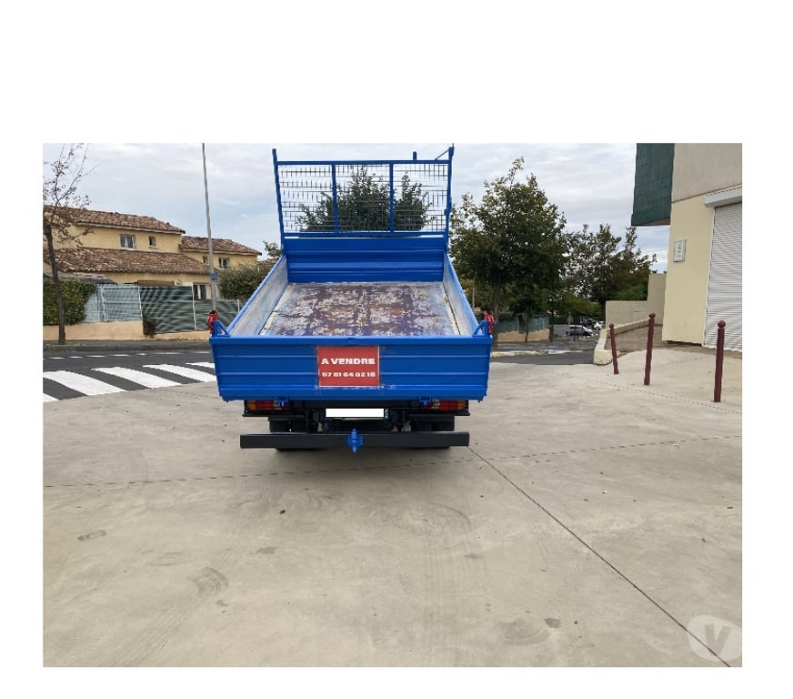 Véhicules commerciaux & utilitaires d'occasion Hérault Lodeve - 34700 - Photos Vivastreet Nissan benne. cabstar benne double cabine 6 places comme neu