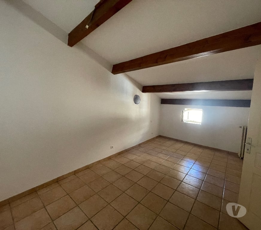 Location appartement Drôme Nyons - 26110 - Photos Vivastreet GRAND T3 CENTRE VILLE