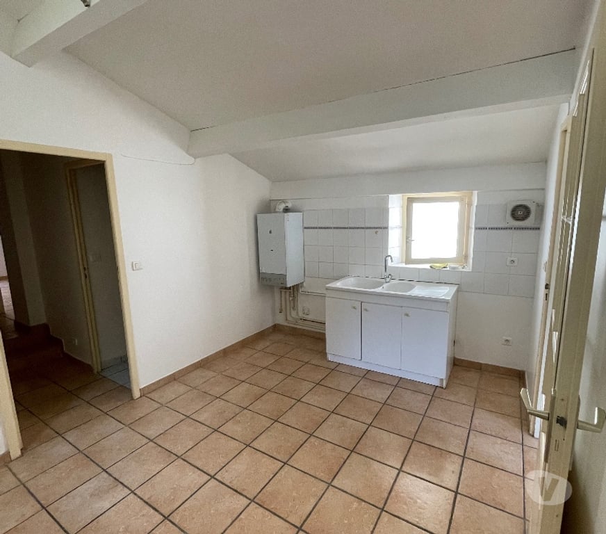 Location appartement Drôme Nyons - 26110 - Photos Vivastreet GRAND T3 CENTRE VILLE