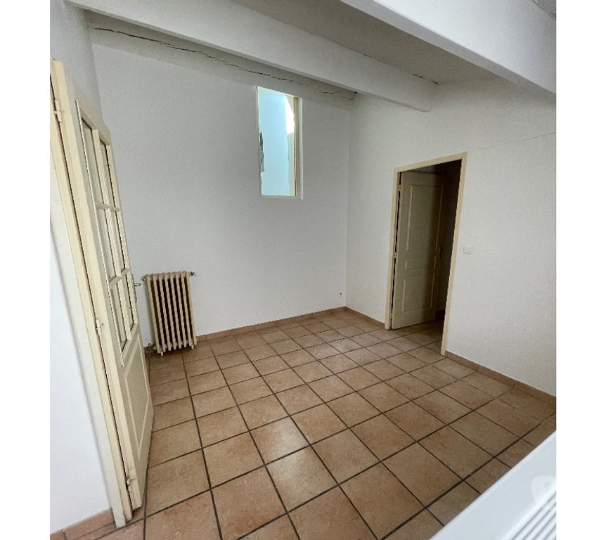 Location appartement Drôme Nyons - 26110 - Photos Vivastreet GRAND T3 CENTRE VILLE