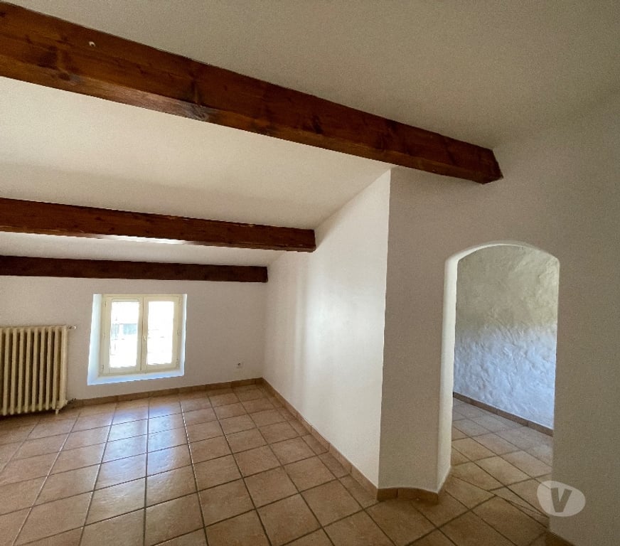 Location appartement Drôme Nyons - 26110 - Photos Vivastreet GRAND T3 CENTRE VILLE