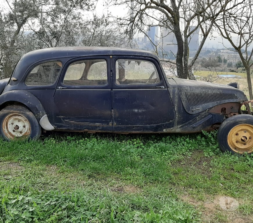 Voiture de collection Bouches-du-Rhône Meyreuil - 13590 - Photos Vivastreet CITROEN TRACTION 11 COMMERCIALE