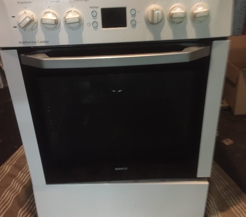 Cuisinière vitrocéramique très bon état