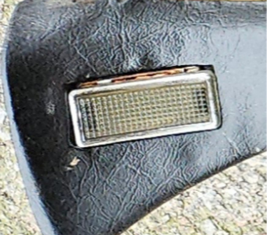 Pièces et services auto Saône-et-Loire Curgy - 71400 - Photos Vivastreet CASQUETTE DE TABLEAU DE BORD SIMCA 1300 1500