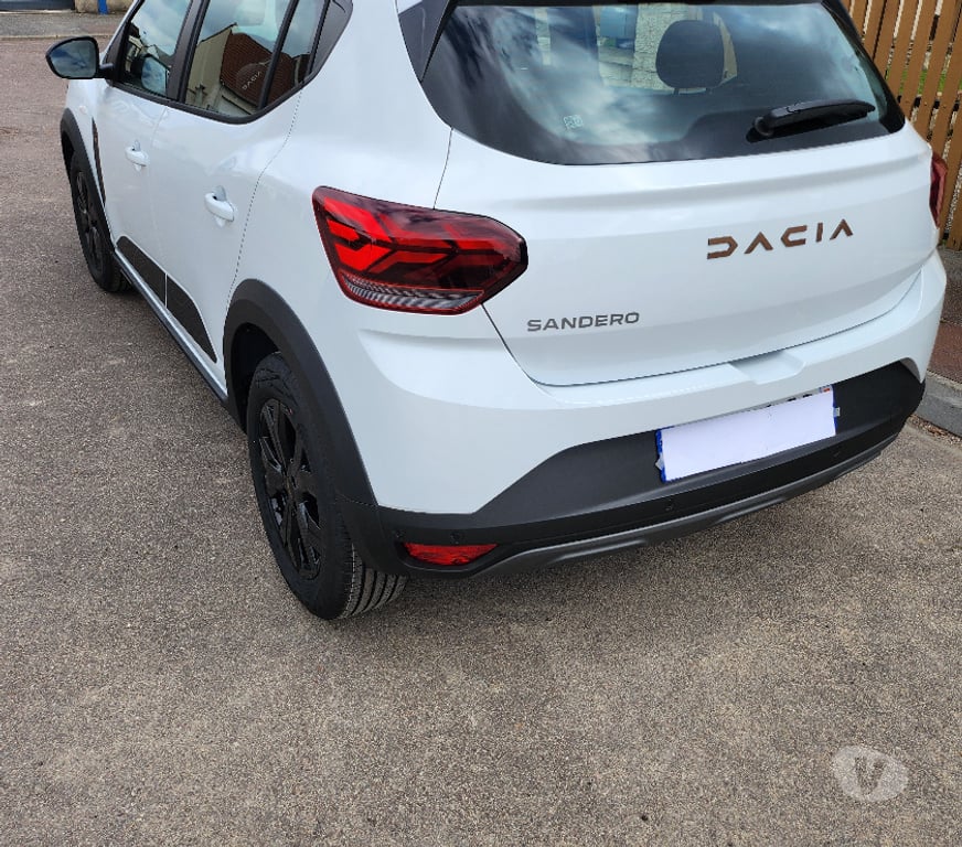 Voiture d'occasion Eure Aubevoye - 27940 - Photos Vivastreet Sandéro Stepway Extreme + Eco G100-24