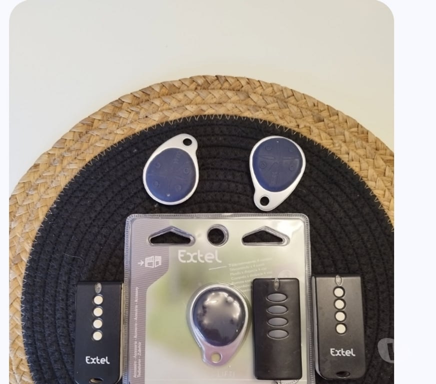 Gironde Marcillac - 33860 - Photos Vivastreet Télécommandes Extel, Fidji, Fundao.