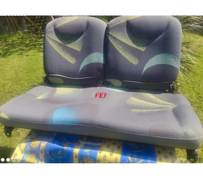Pièces moteur et accessoires auto Saverdun Ariège - Photos Vivastreet Très belle banquette pour Twingo 1 état irréprochable