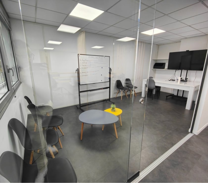 bureaux locaux Haute-Garonne Toulouse - Photos Vivastreet 🏢 Location 4 postes travail en open space (individuels)