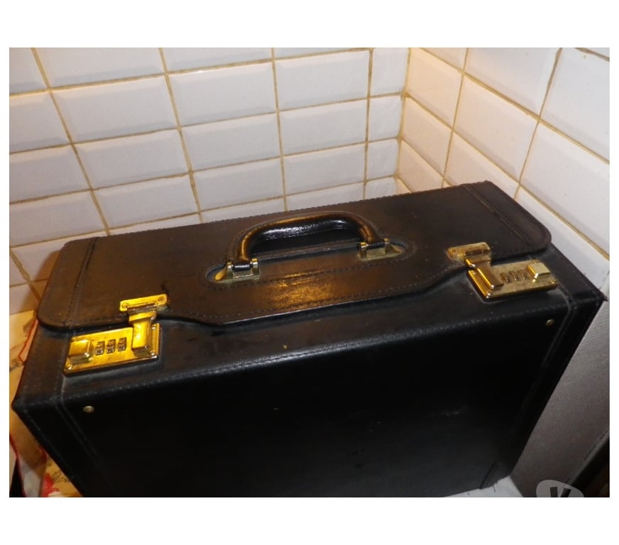 Accessoires - Bagagerie Yvelines Fontenay le Fleury - 78330 - Photos Vivastreet Valise de Pilote en Cuir PC