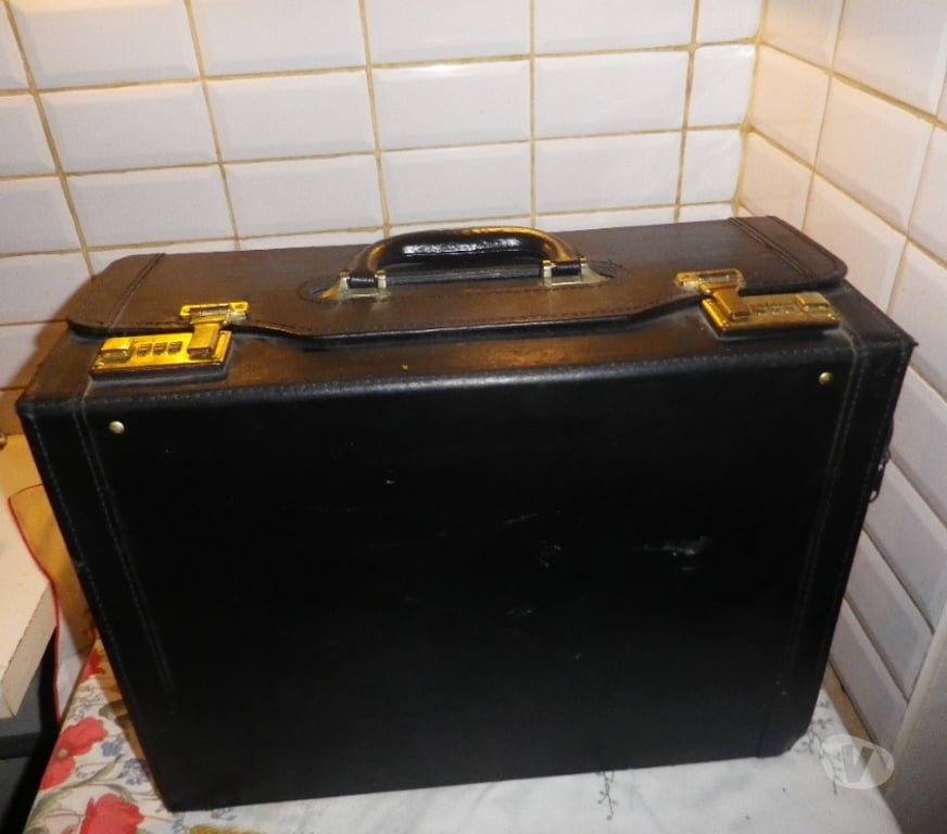 Accessoires - Bagagerie Yvelines Fontenay le Fleury - 78330 - Photos Vivastreet Valise de Pilote en Cuir PC