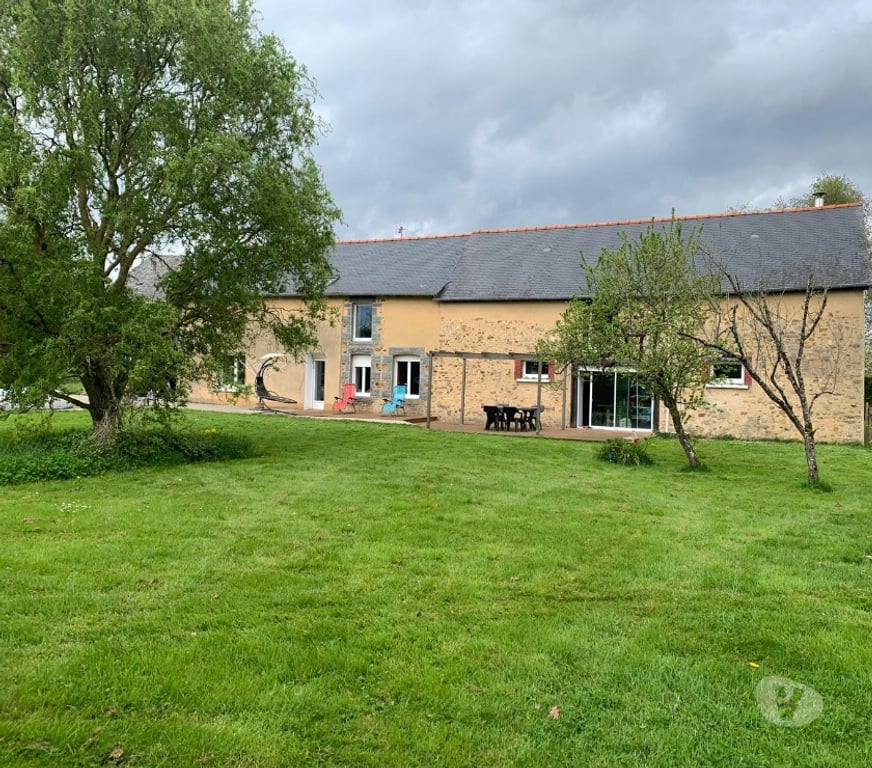 Vente Maison Ille-et-Vilaine St Aubin d'Aubigne - 35250 - Photos Vivastreet Longère rénovée de 300 m2