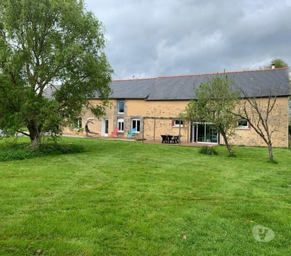 Vente Maison St Aubin d'Aubigne Ille-et-Vilaine - Photos Vivastreet Longère rénovée de 300 m2